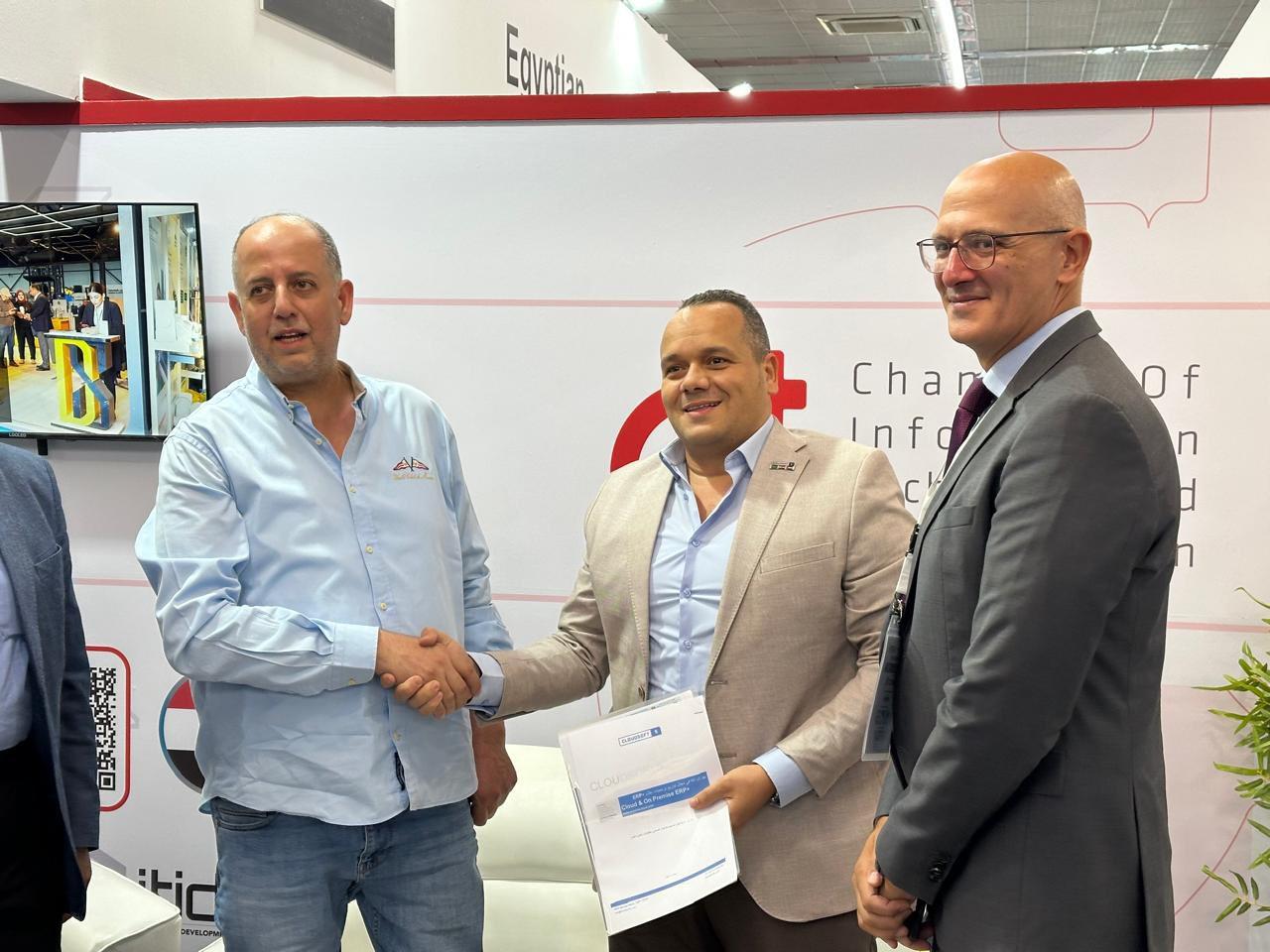 المهندس خالد خليفة يوقع بروتوكول تعاون استراتيجي مع القيثارة في العراق